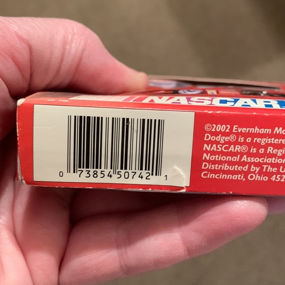 NWOT Bill Elliott playing cards with collectible tin - Picture 4 of 4